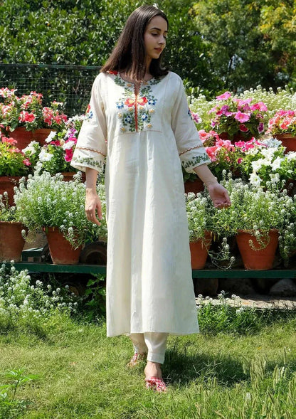 White Garden Bloom Embroidered Kurta Set