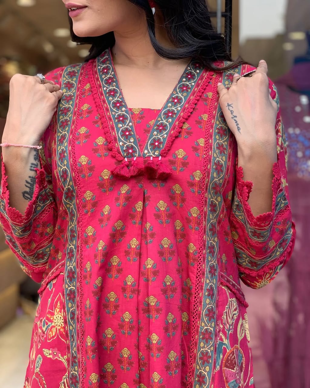 Beautiful Cotton Fabric Kurti Pant With Malmal Dupatta (Red)