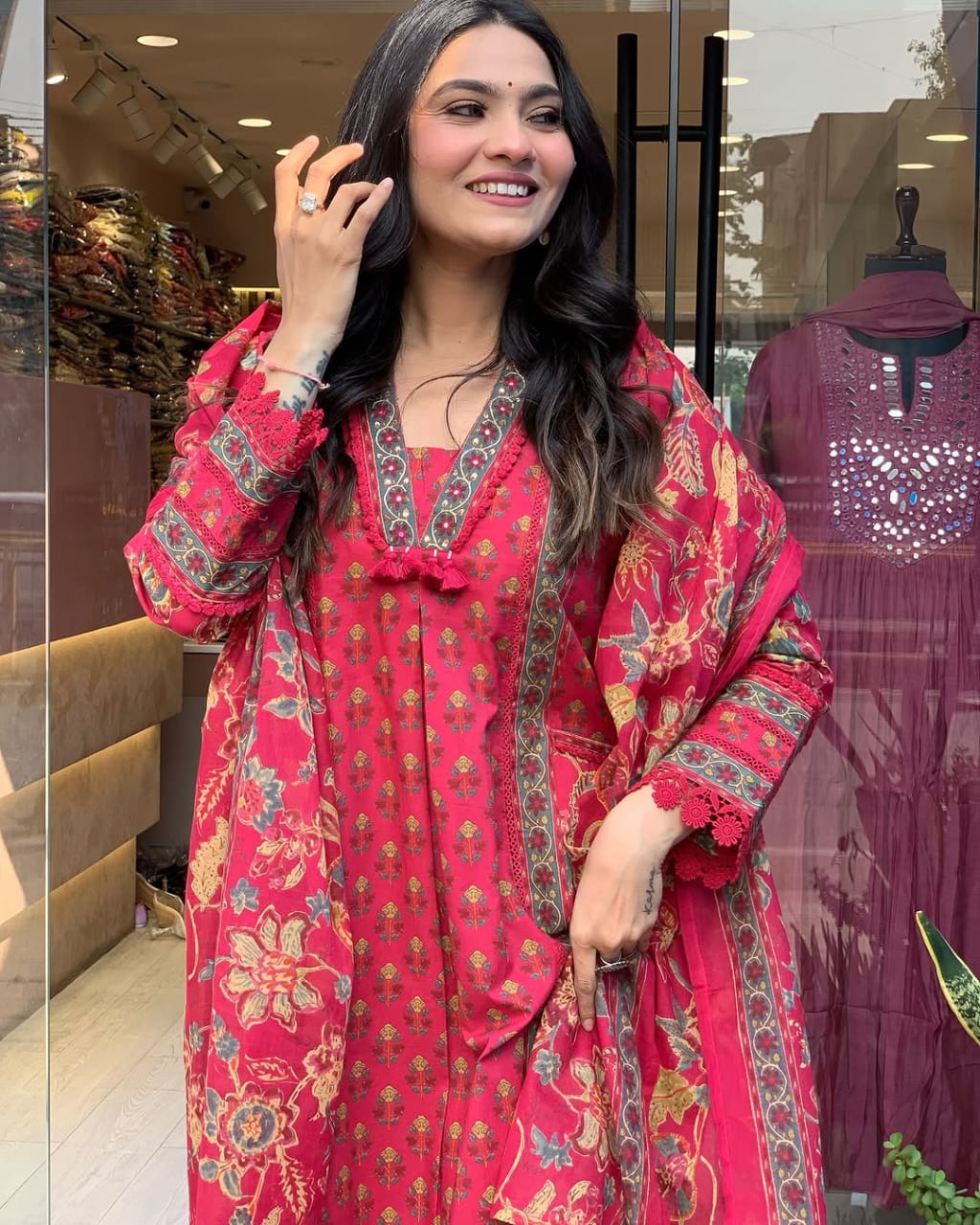 Beautiful Cotton Fabric Kurti Pant With Malmal Dupatta (Red)