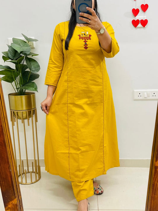 Women’s Solid Mustard Cotton Kurti Pant Set