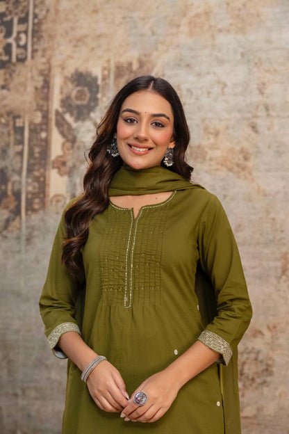 Gulnaar Green Floral Embroidered Kurta Set with Dupatta