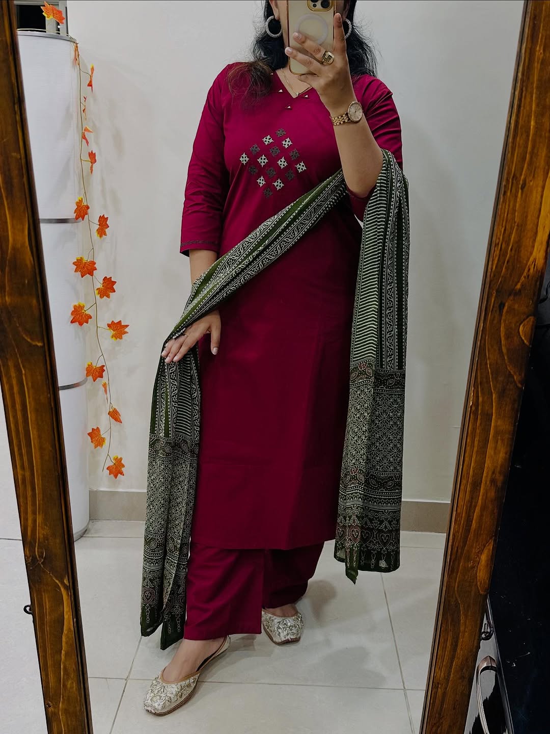 Women’s Solid Cotton Kurti Pant & Dupatta Set – Wine